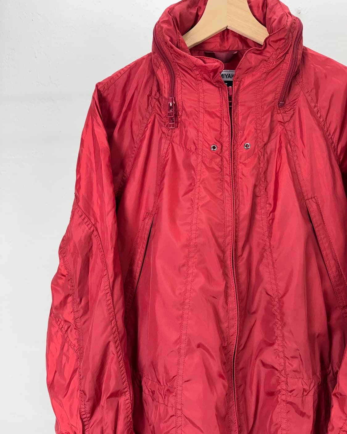 이세이미야케 15aw FETE 레드 파라슈트 롱 자켓 상품이미지3