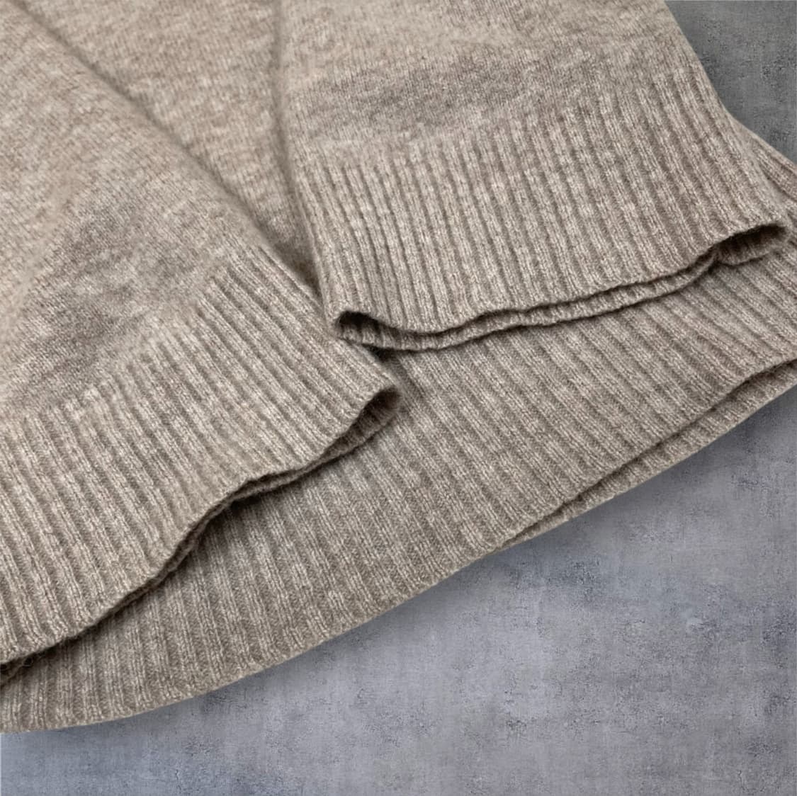 Maison123 베이지 캐시미어100 브이넥 니트 42/44  상품이미지4