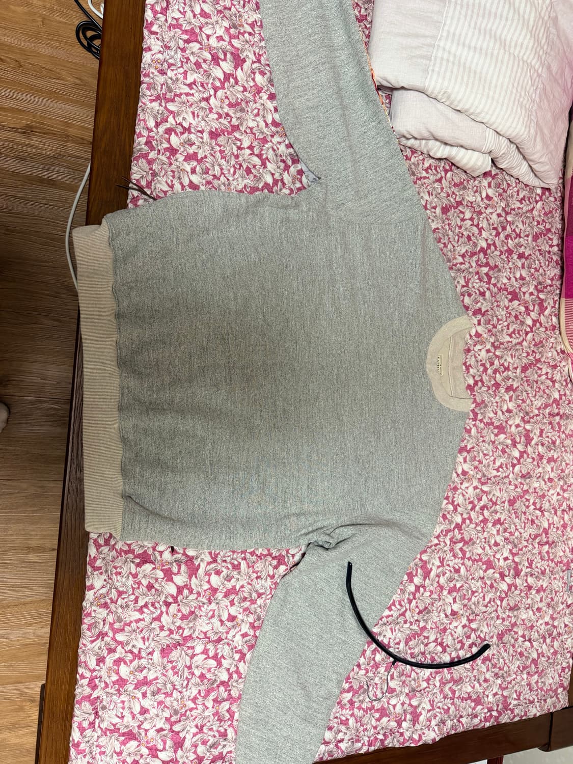 캐피탈 탑 플리스 비부악 빅 스웨트셔츠 패키쉬 마리아 그레이 상품이미지1