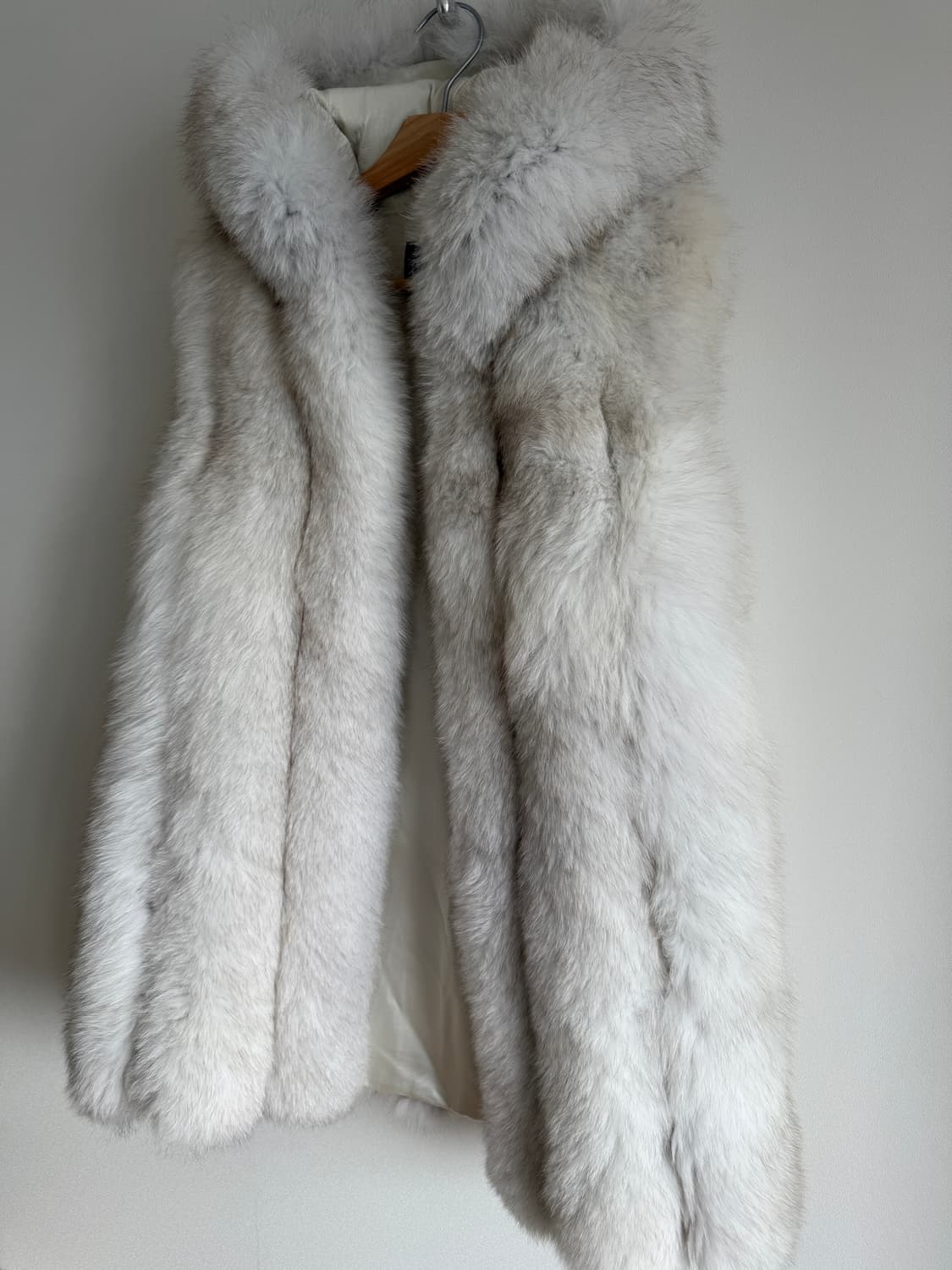 D.H fur DAEHO 리얼모피 오버 후드 베스트 상품이미지3