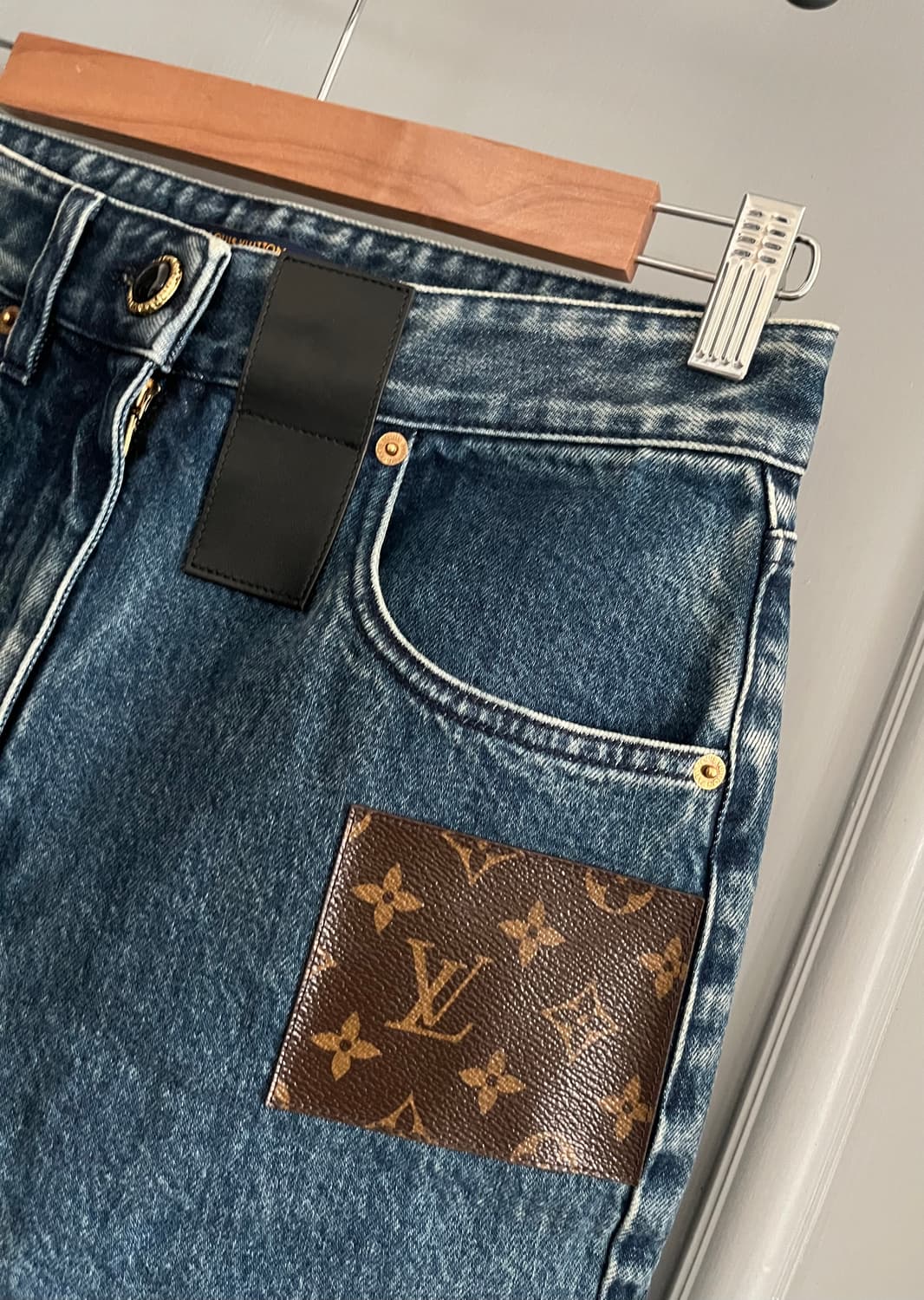 22ss 루이비통 모노그램 패치 진 36사이즈 상품이미지4