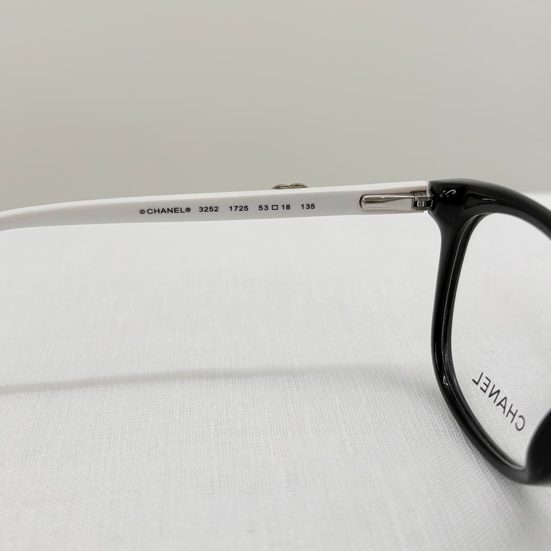 CHANEL 샤넬 빈티지 CC로고 블랙화이트 뿔테 상품이미지7