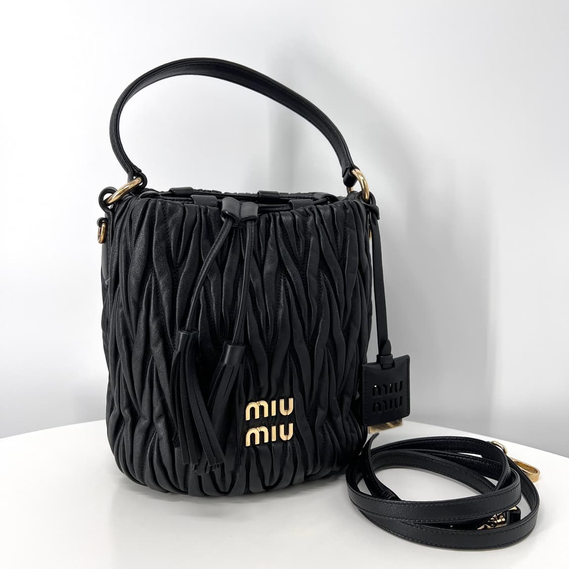 [감정완료] 미우미우 마테라쎄 버킷백 숄더백 블랙 (5BE084) 상품이미지5