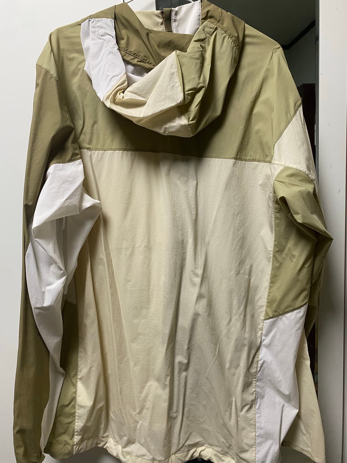 아크테릭스 x 빔즈 스쿼미시 후디 나고미 상품이미지5