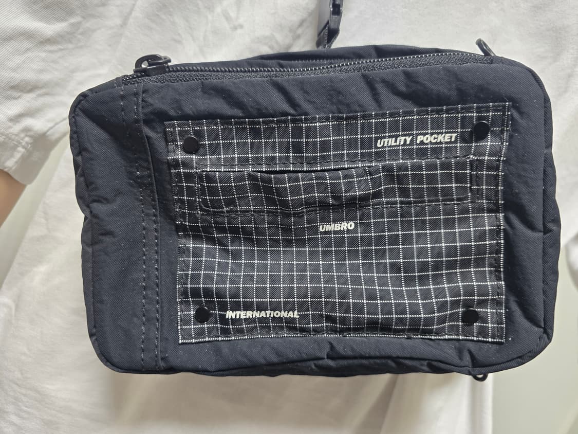 엄브로 크로스백 미니파우치 상품이미지2