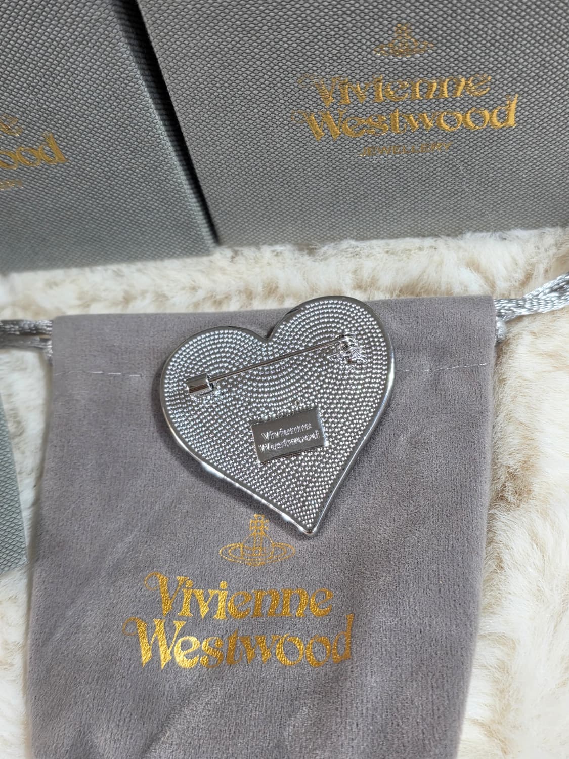 빈티지 블랙 하트 비비안브로치 상품이미지4