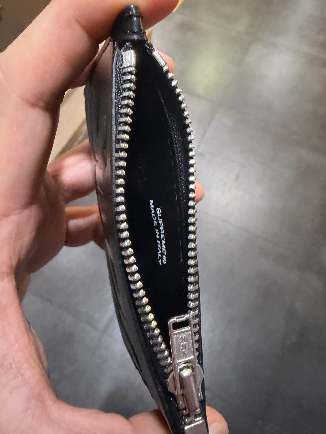 25ss 슈프림 카드지갑 레더 블랙 상품이미지3