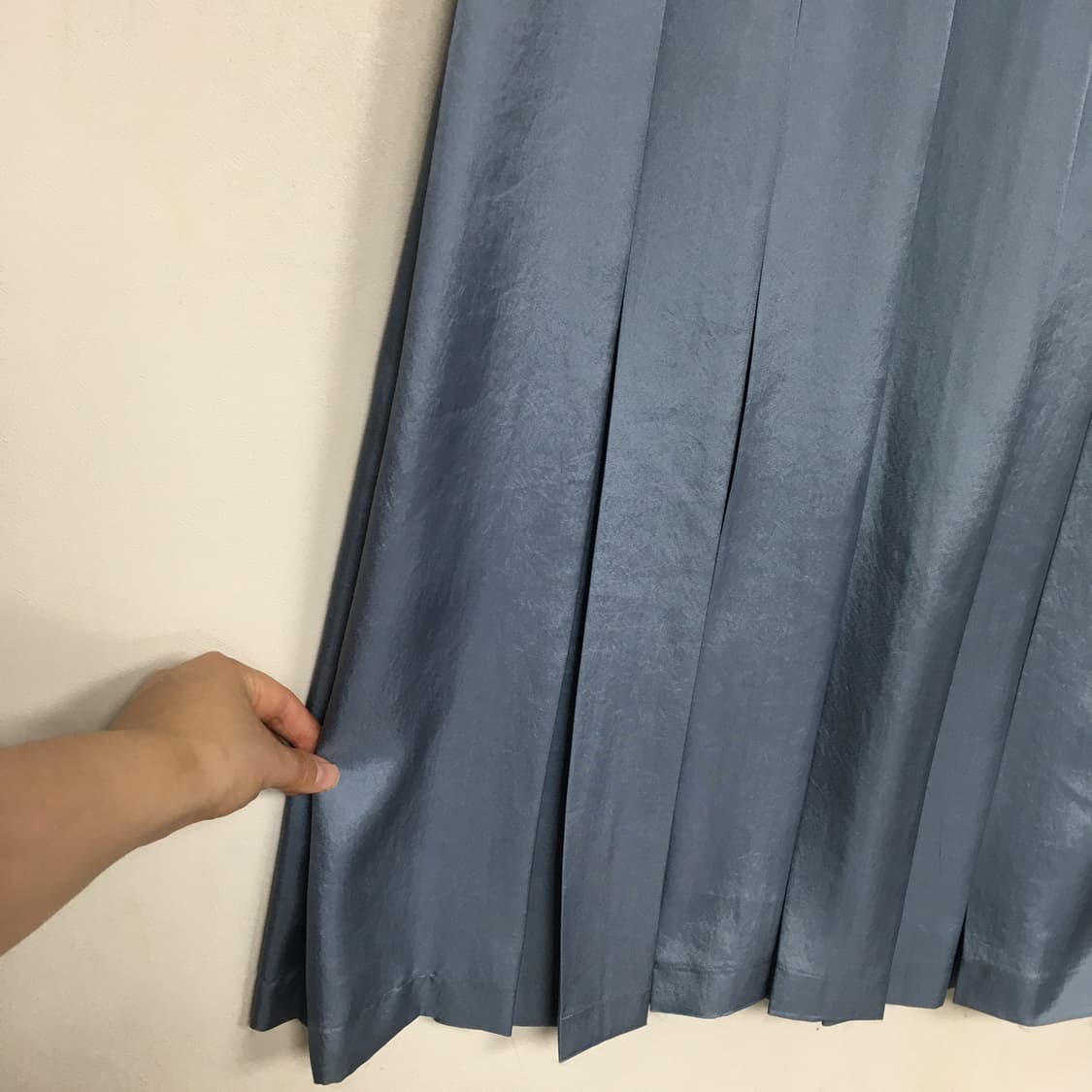 아떼 바네사부르노 새틴 플리츠 원피스 85 상품이미지6