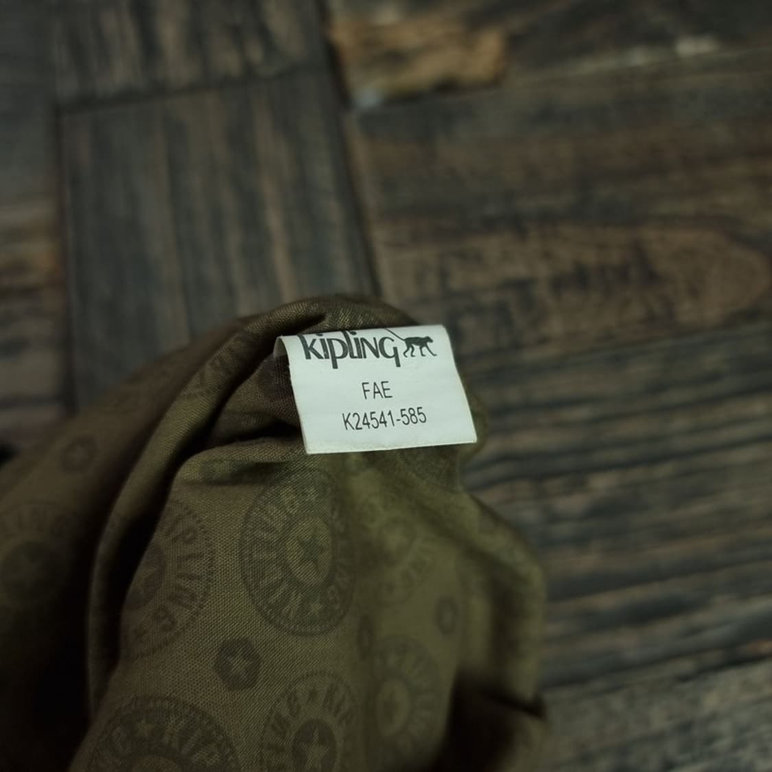 [키플링] Y2K 빈티지 에나멜 레더 도킹 나일론 숄더백 M20054 상품이미지8