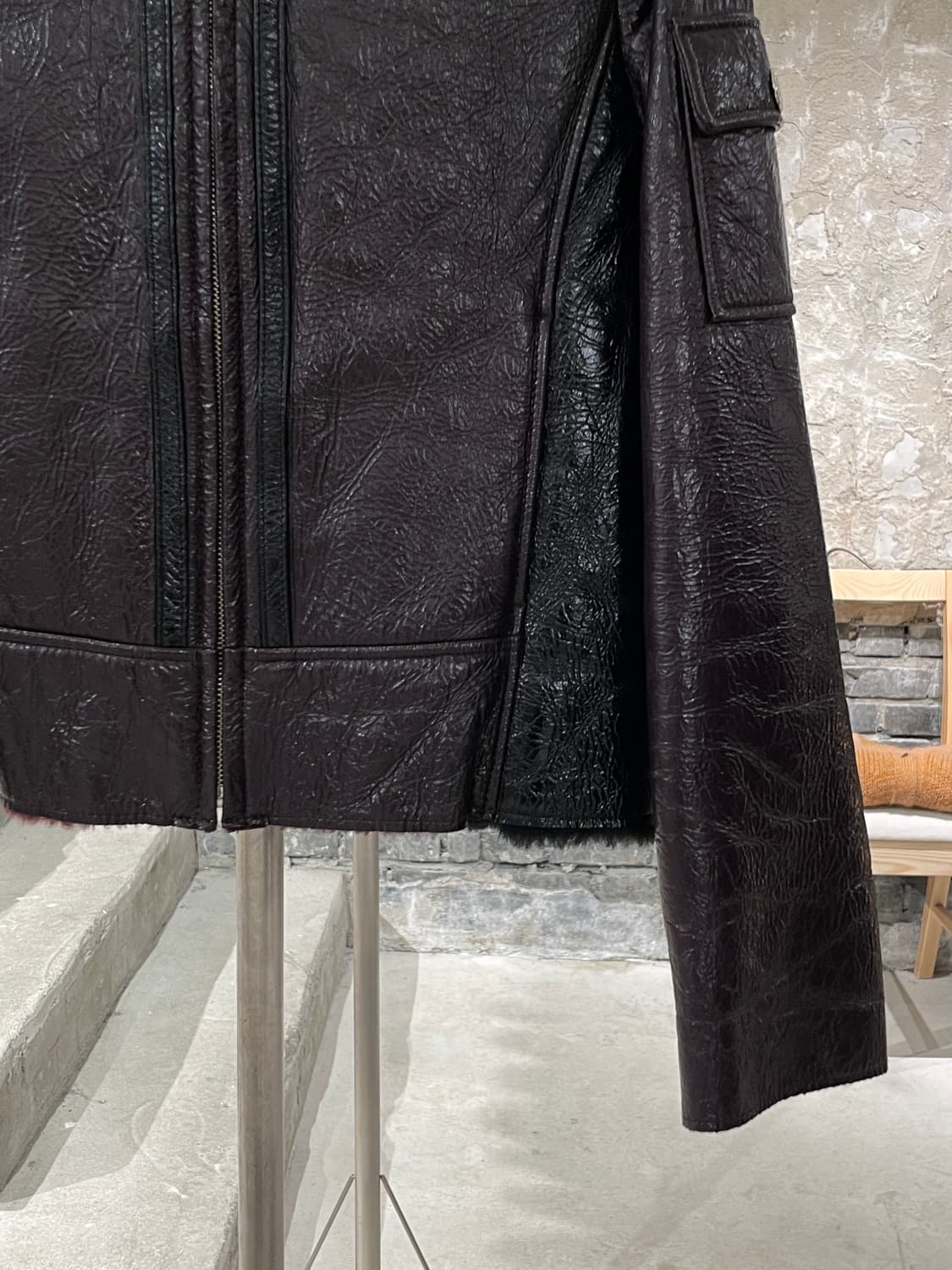 mcm 와인 글로시 쉽 레더 자켓 상품이미지5