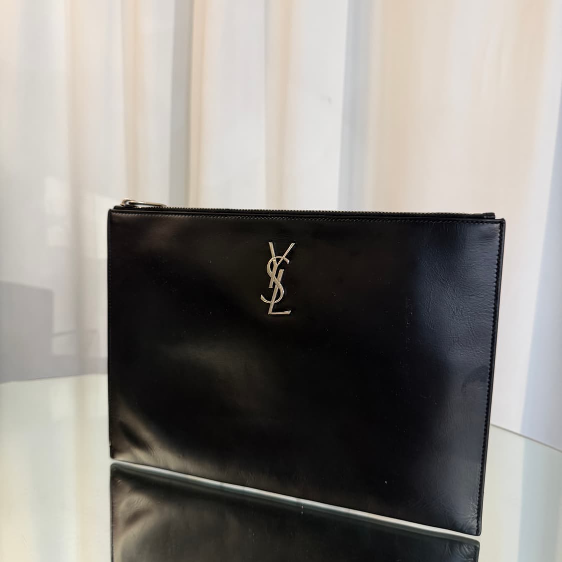 생로랑 YSL 로고 태블릿 클러치 상품이미지2