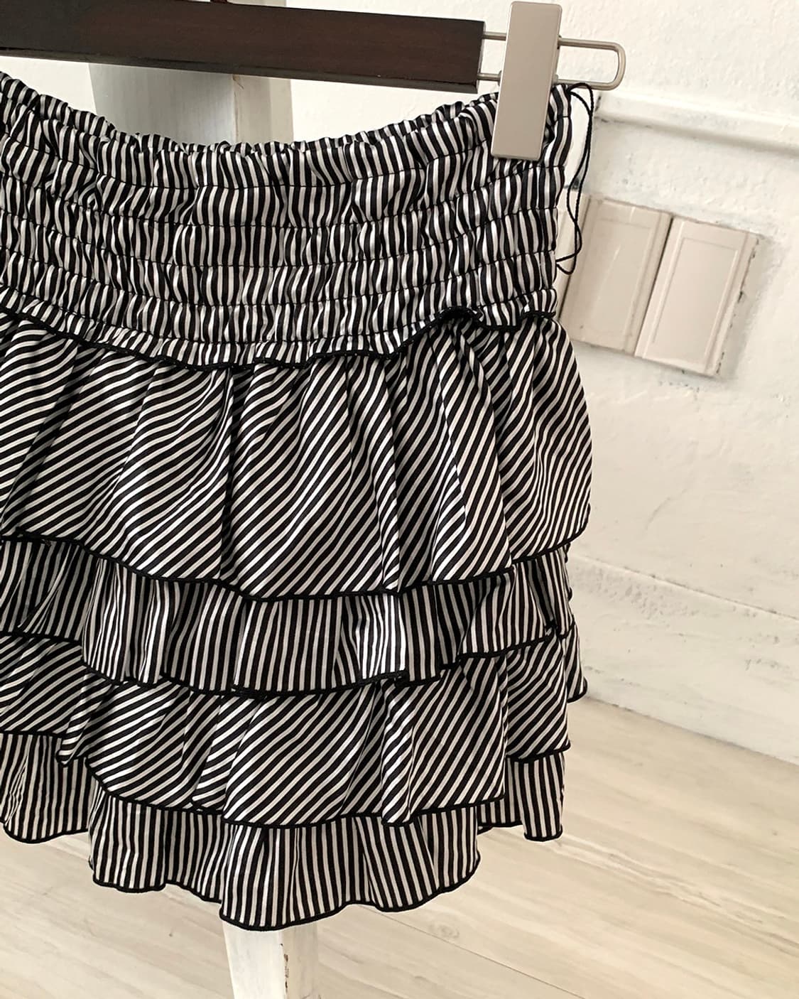 Striped satin tiered mini skirt + ribbon 상품이미지7