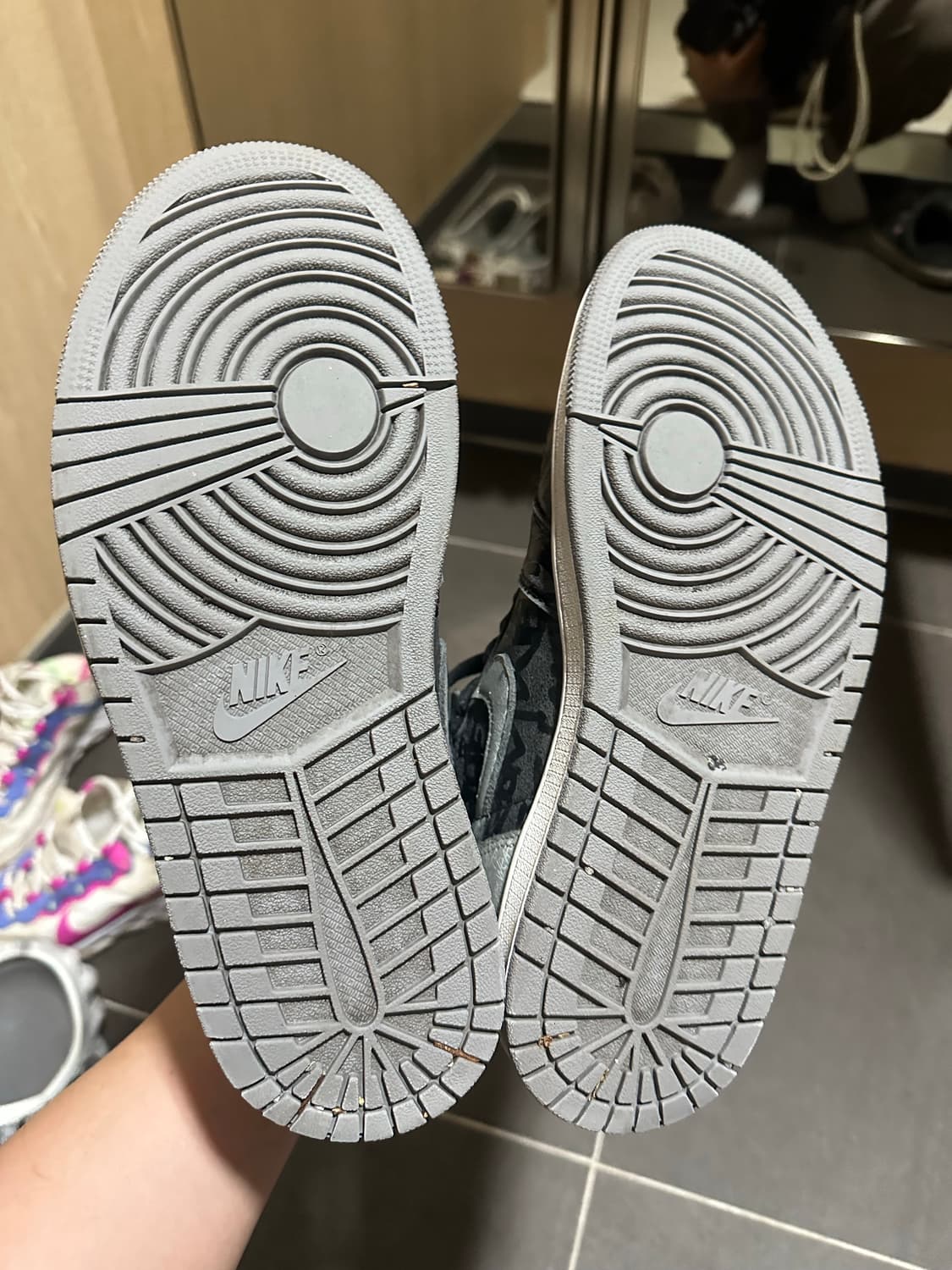 조던 1 레트로 하이 OG 리벨리어네어 260 상품이미지4