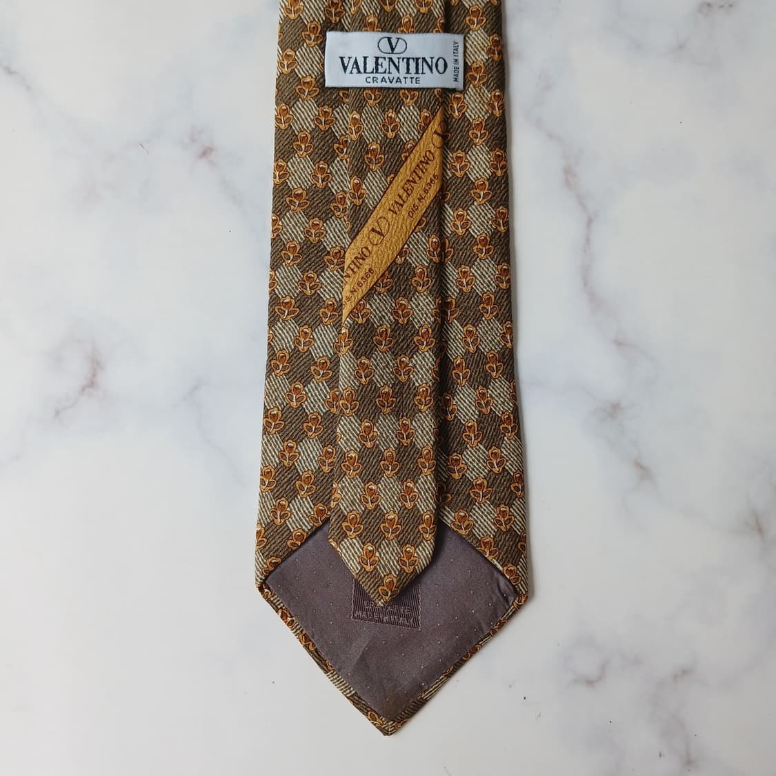 발렌티노 브라운 체크 플라워 패턴 넥타이 9.7cm A+등급 E951
 상품이미지8