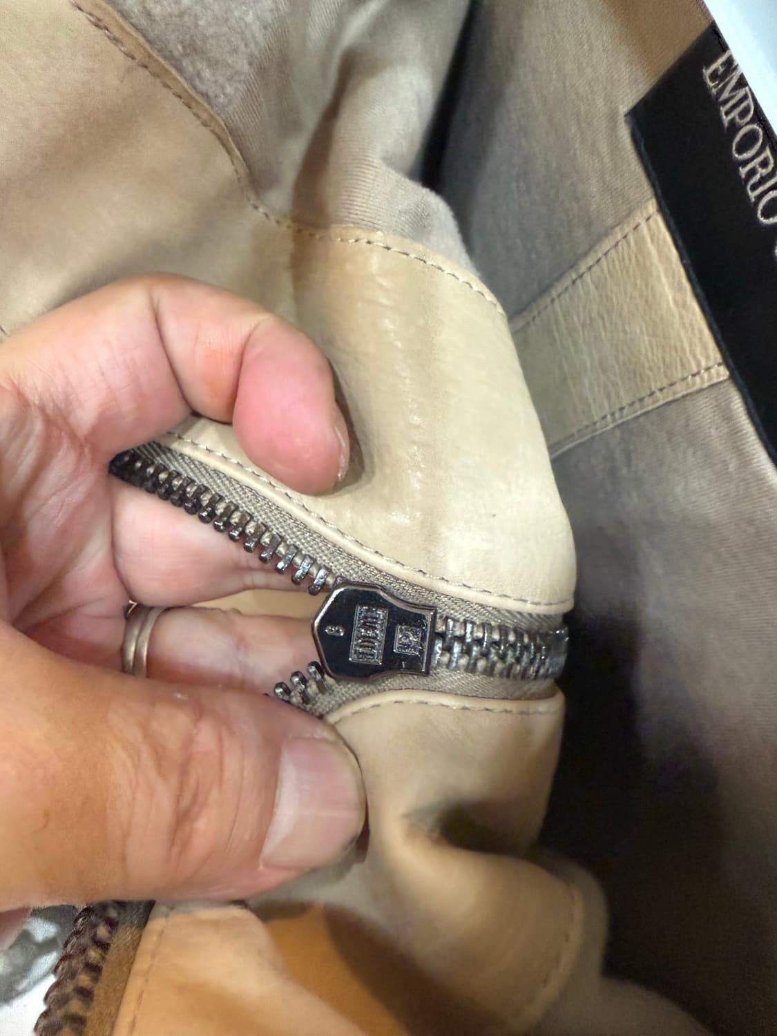 50/100 정품 엠프리오아르마니 가죽+니트 자켓 팝니다 상품이미지3