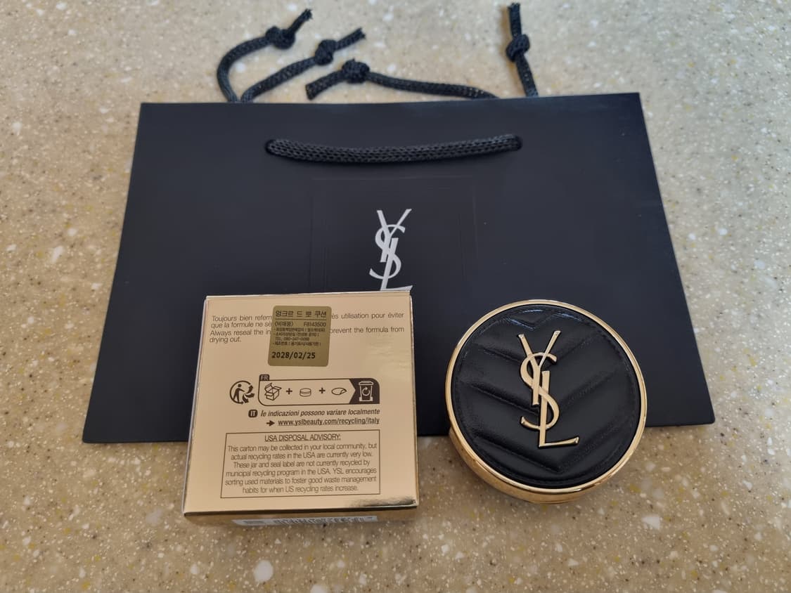 미개봉 새상품 미니 입생로랑 쿠션 20호 엉크르드뽀  상품이미지2