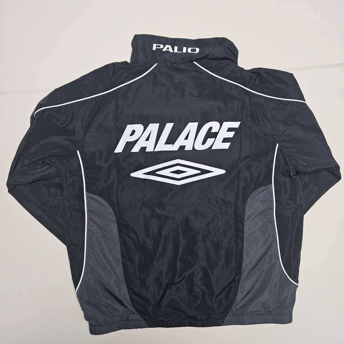(무료배송) 팔라스 X 엄브로 트랙자켓 블랙 / M사이즈 상품이미지2