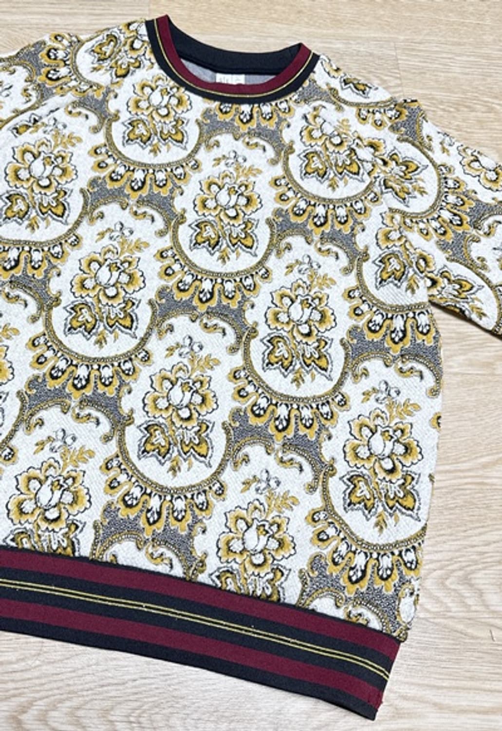 앤아더스토리즈 플로랄 스웨터 상품이미지5