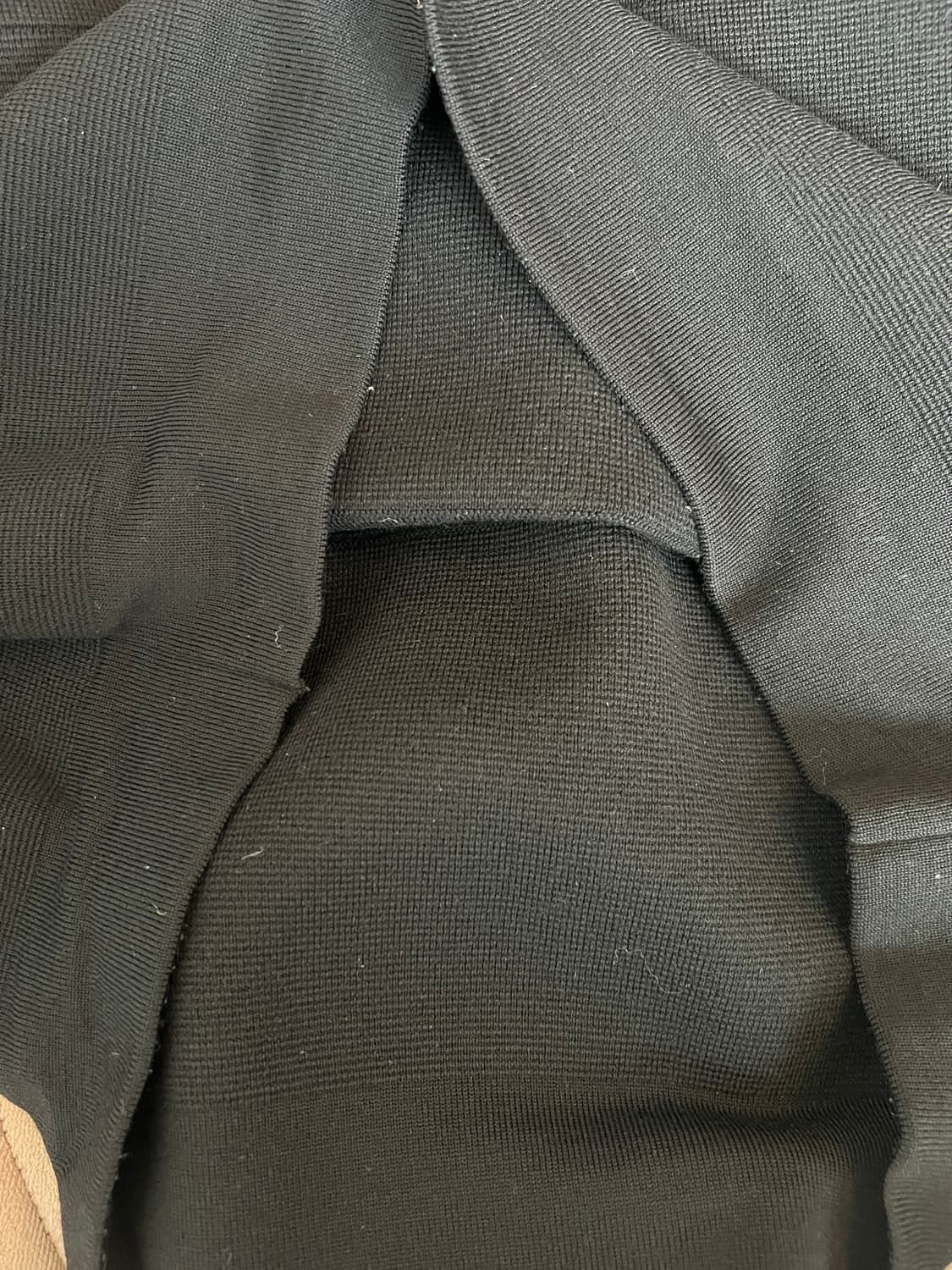 띠어리 남성 블랙 라운드니트 울니트 상품이미지6