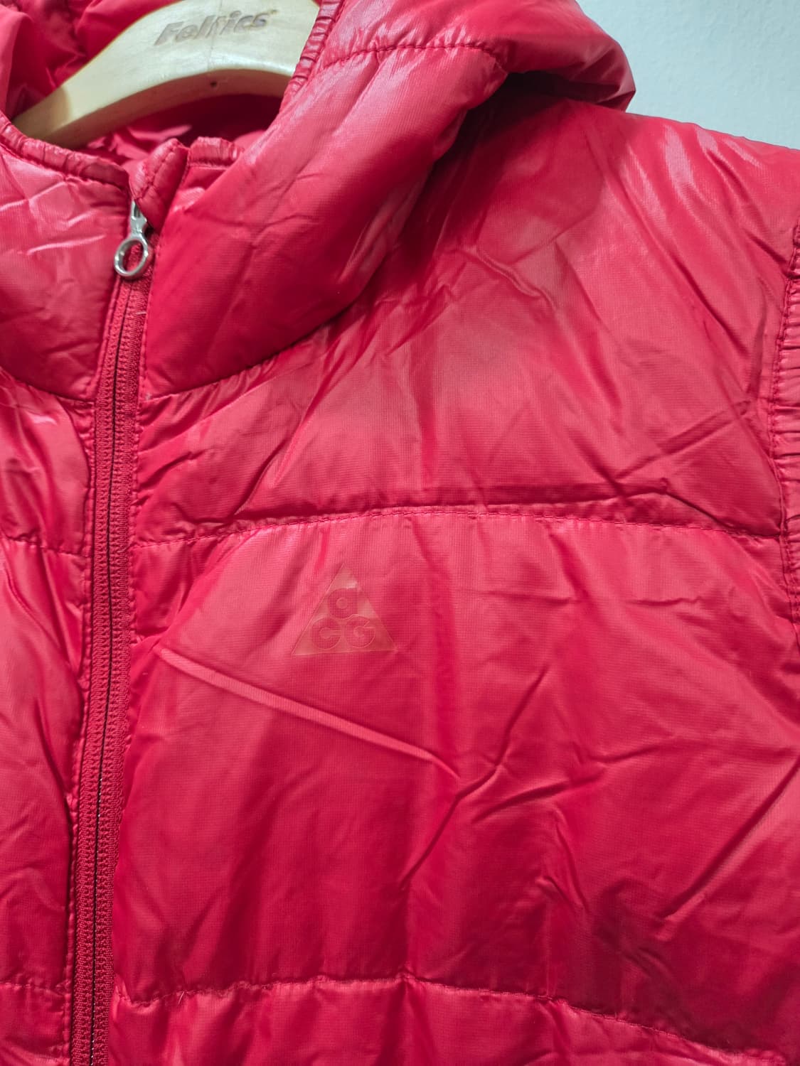 나이키 ACG 레드 후드 패딩 조끼 남녀공용 상품이미지2