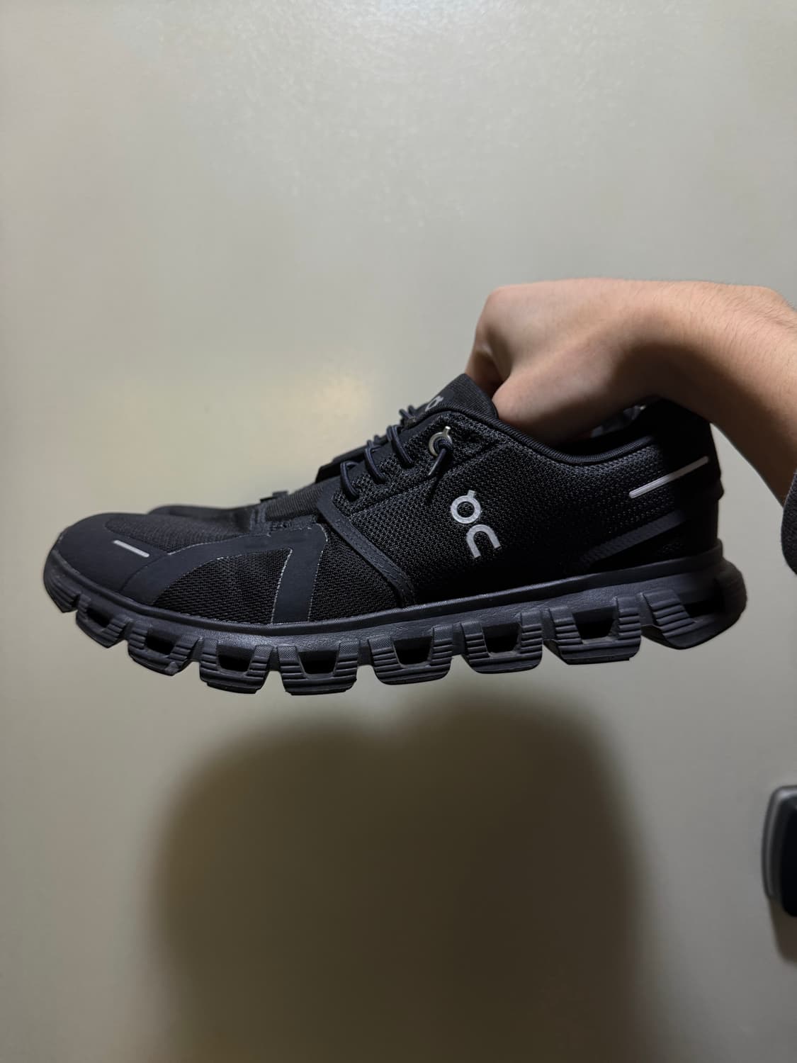 온 러닝 클라우드6 블랙 (265, 1회착) 상품이미지2