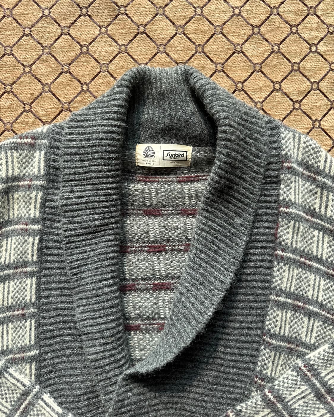 그레이 버튼 디테일 니트 가디건 상품이미지1