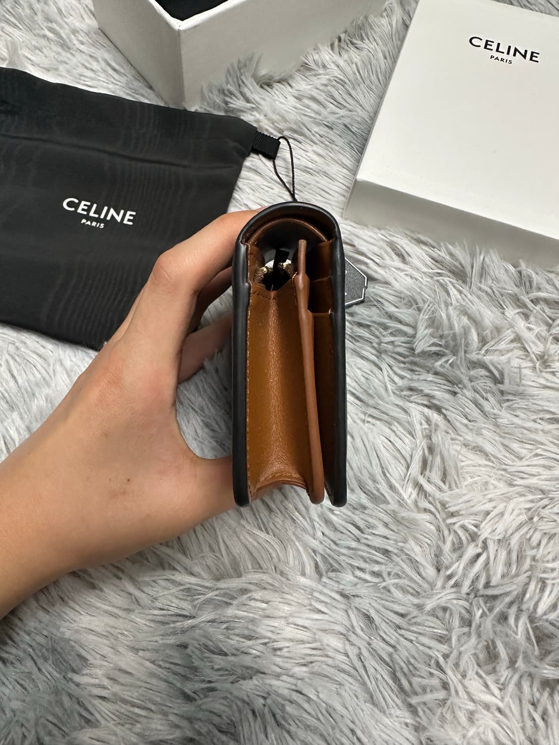 (새상품급) 셀린느 트리옹프 컴팩트 지갑 (크림) 상품이미지4