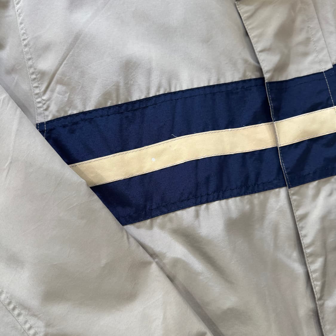 노티카 올드스쿨 배색 바람막이 상품이미지3