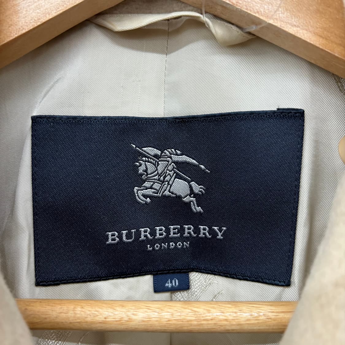 버버리 베이지색 플레어 코트 여s 상품이미지4