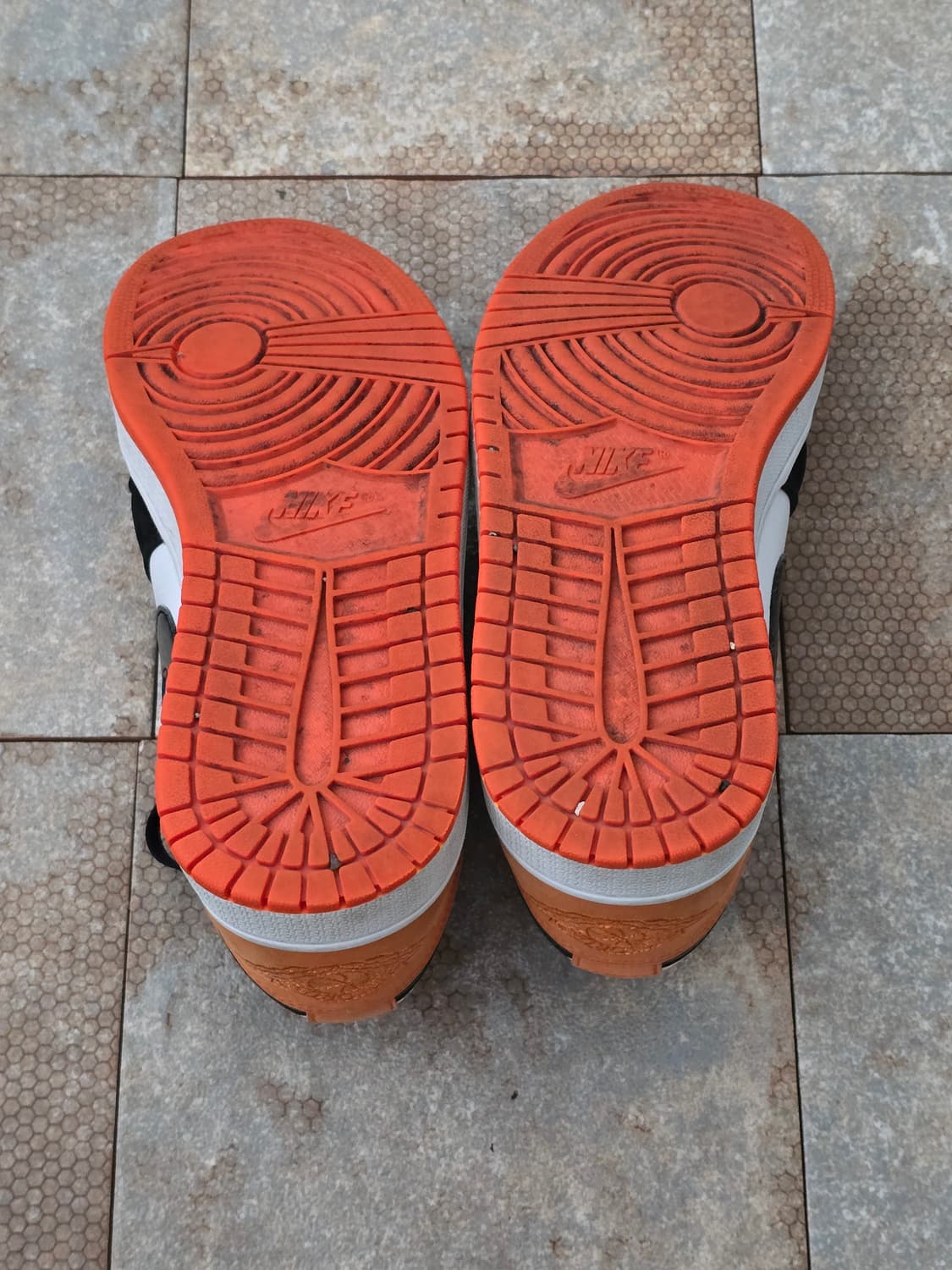 (250)나이키 조던 1 로우 쉐터드 백보드  상품이미지9