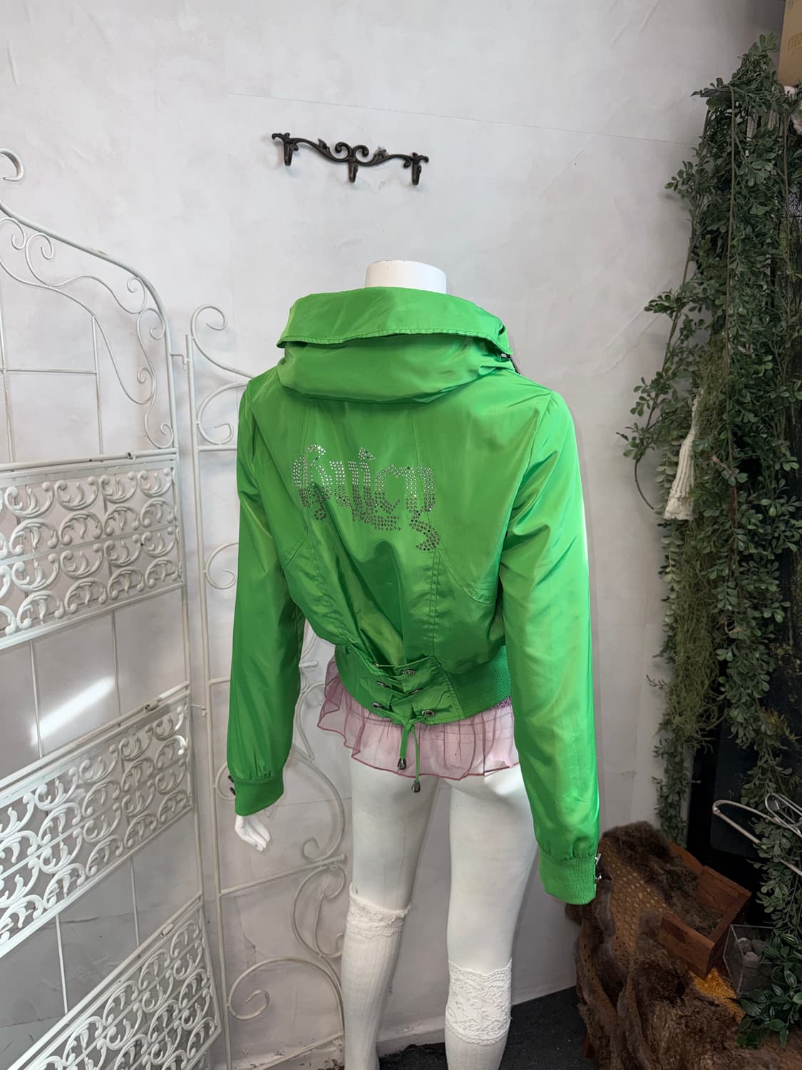 Green back eyelet crop windbreaker  상품이미지6