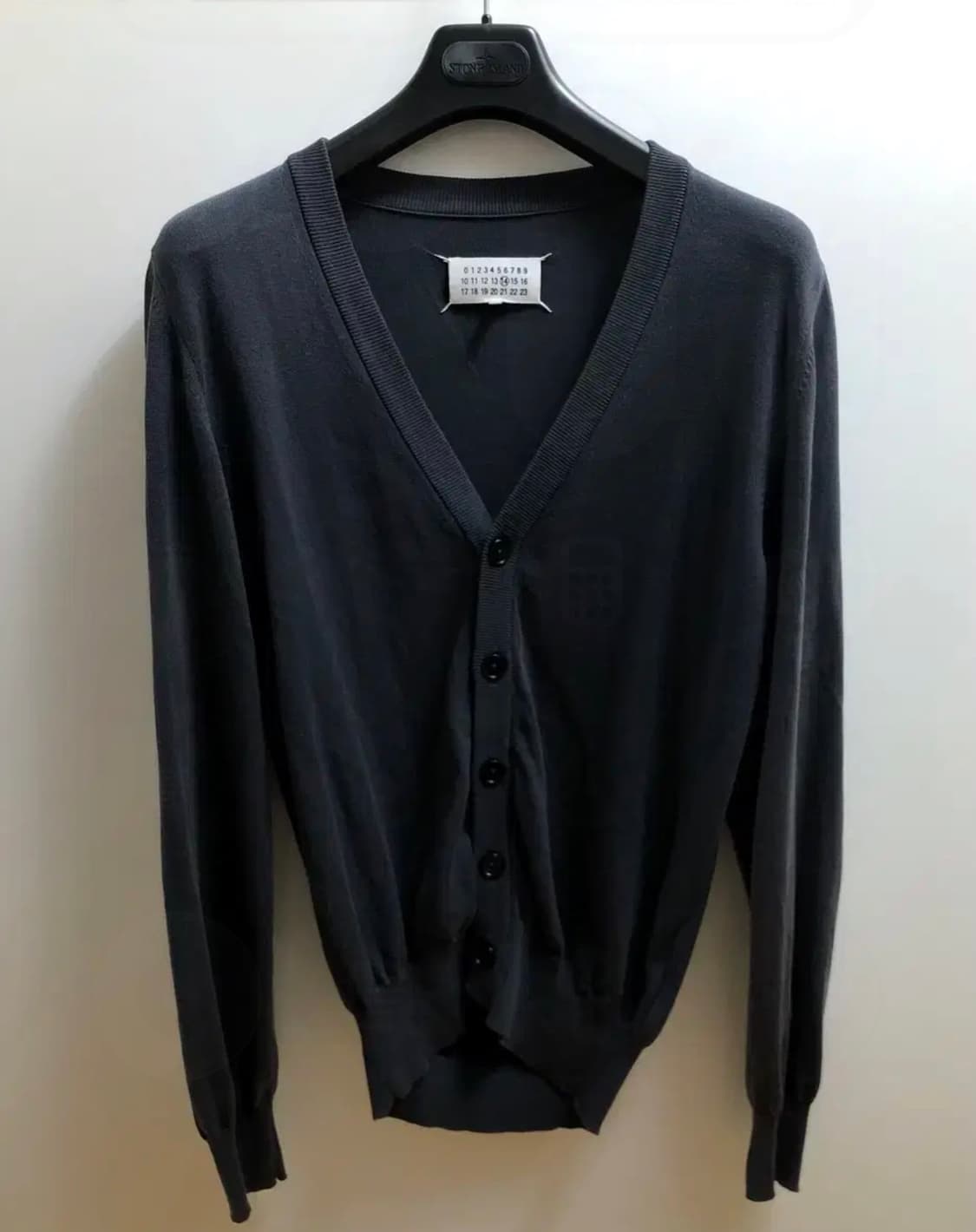 마르지엘라 엘보우 패치 가디건 차콜 상품이미지1