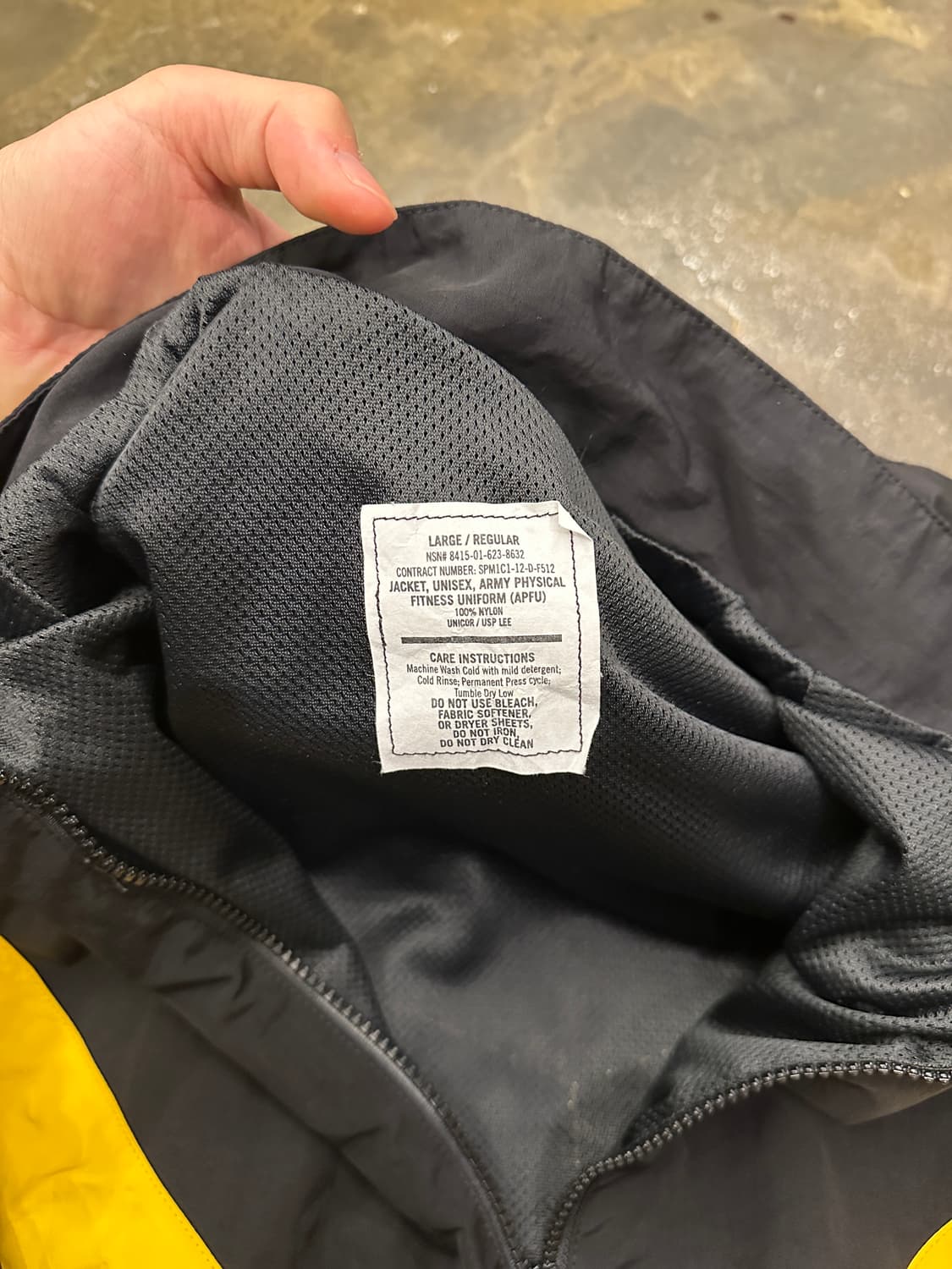 Original US ARMY 블랙 트레이닝 자켓 L 상품이미지5