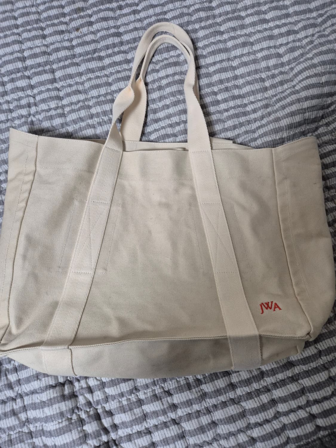 유니클로 x jwa 토트백 상품이미지1