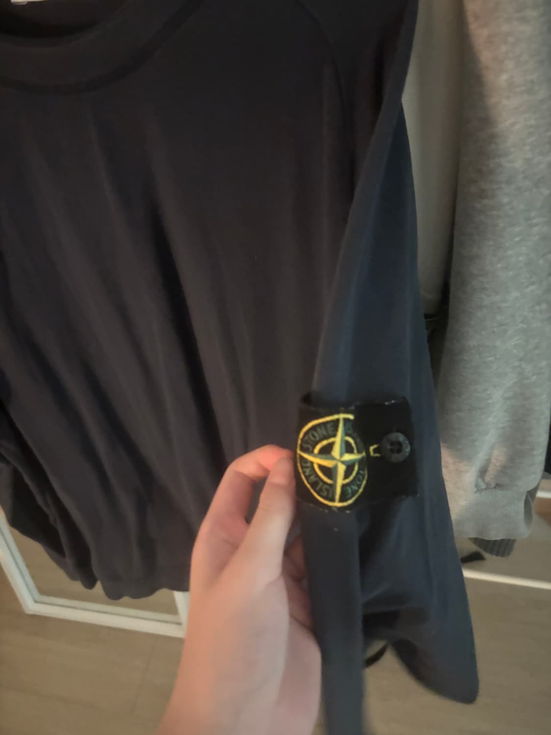 스톤아일랜드 네이비 맨투맨 상품이미지2