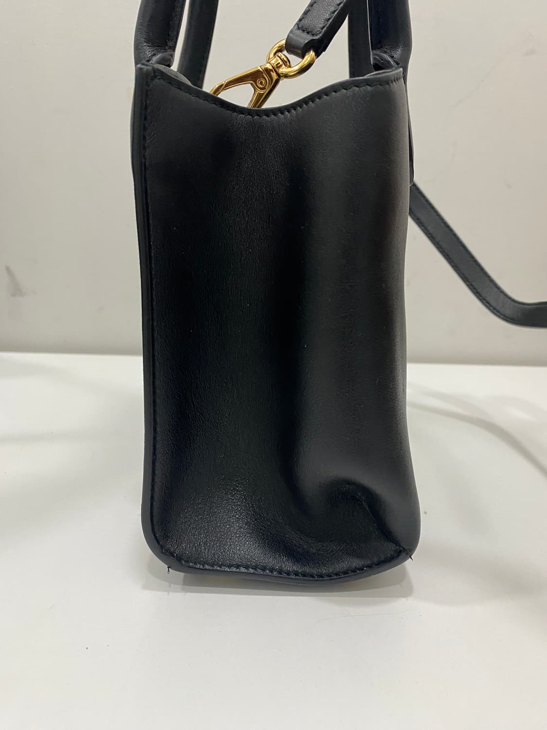 페라가모 스몰 스튜디오백 블랙 상품이미지8