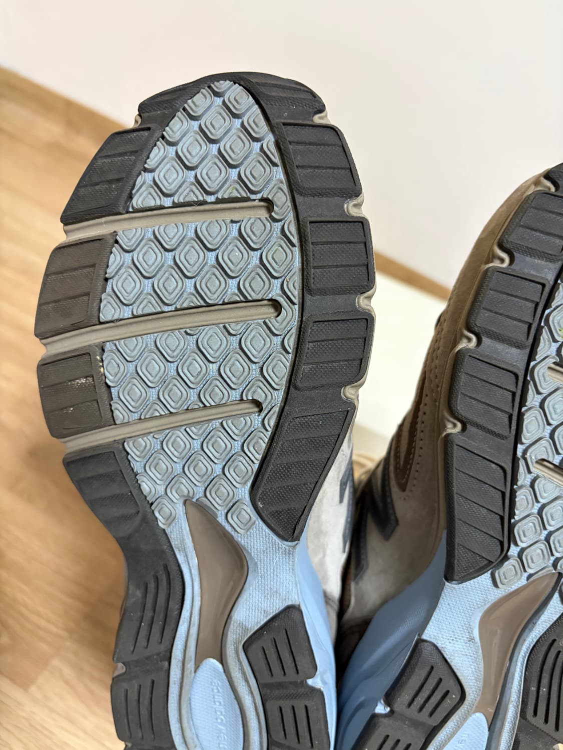 [270]뉴발란스 오라리 990v4 런던포그 상품이미지6