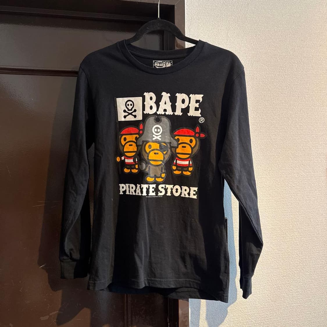 베이프 파이레이트 스토어 베이비 마일로 해적 롱슬리브 티셔츠 상품이미지1