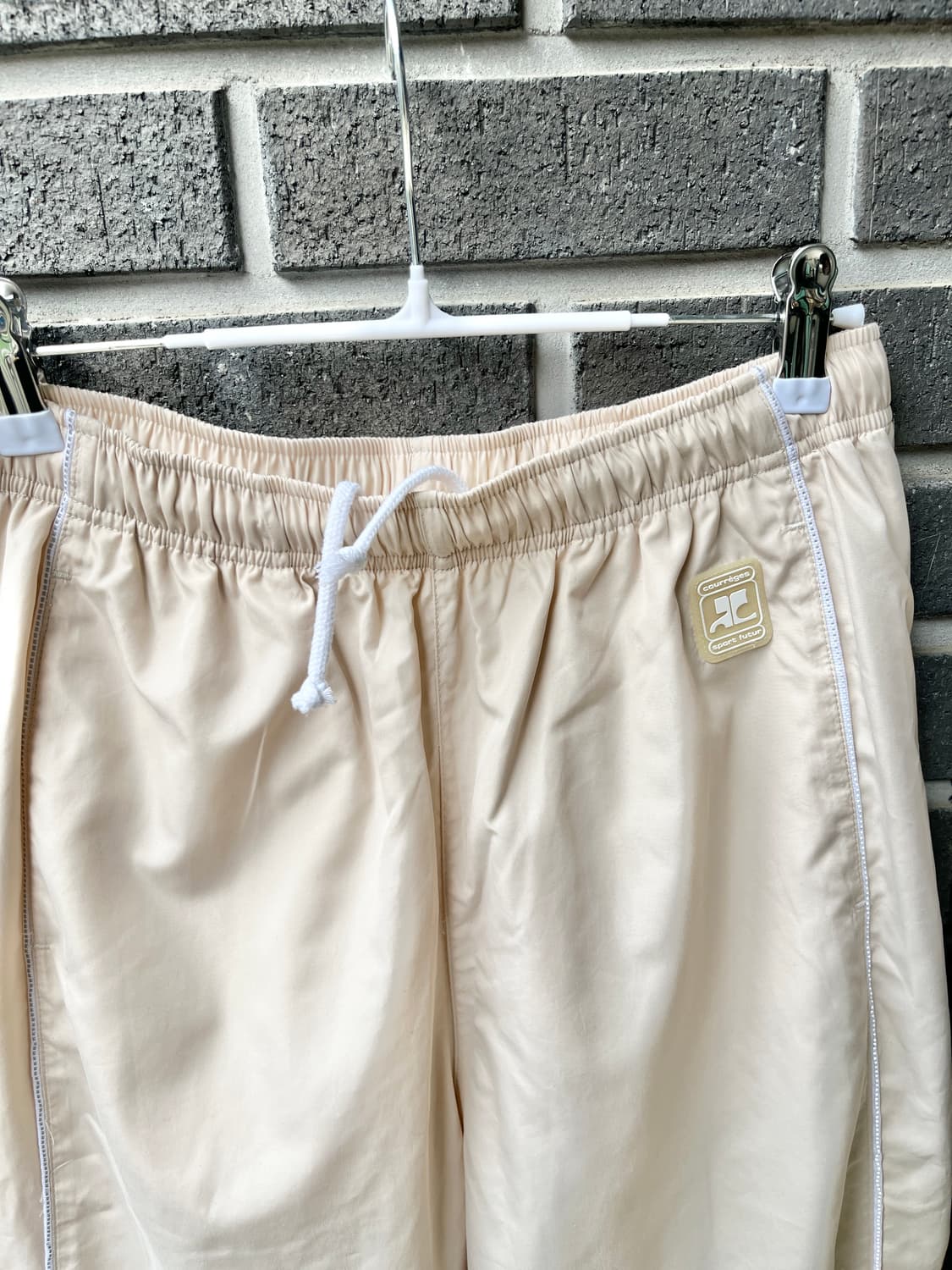 00s Courreges 꾸레쥬 로고 트랙팬츠 라이트베이지 상품이미지1