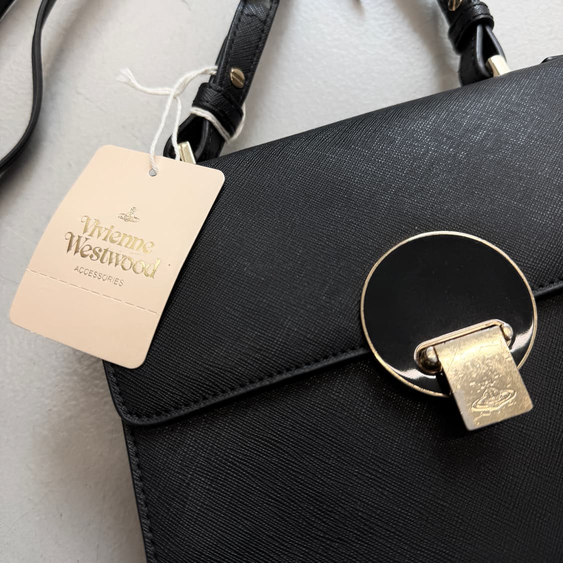 *새상품* 비비안웨스트우드 사피아노 레더 크로스백 상품이미지3
