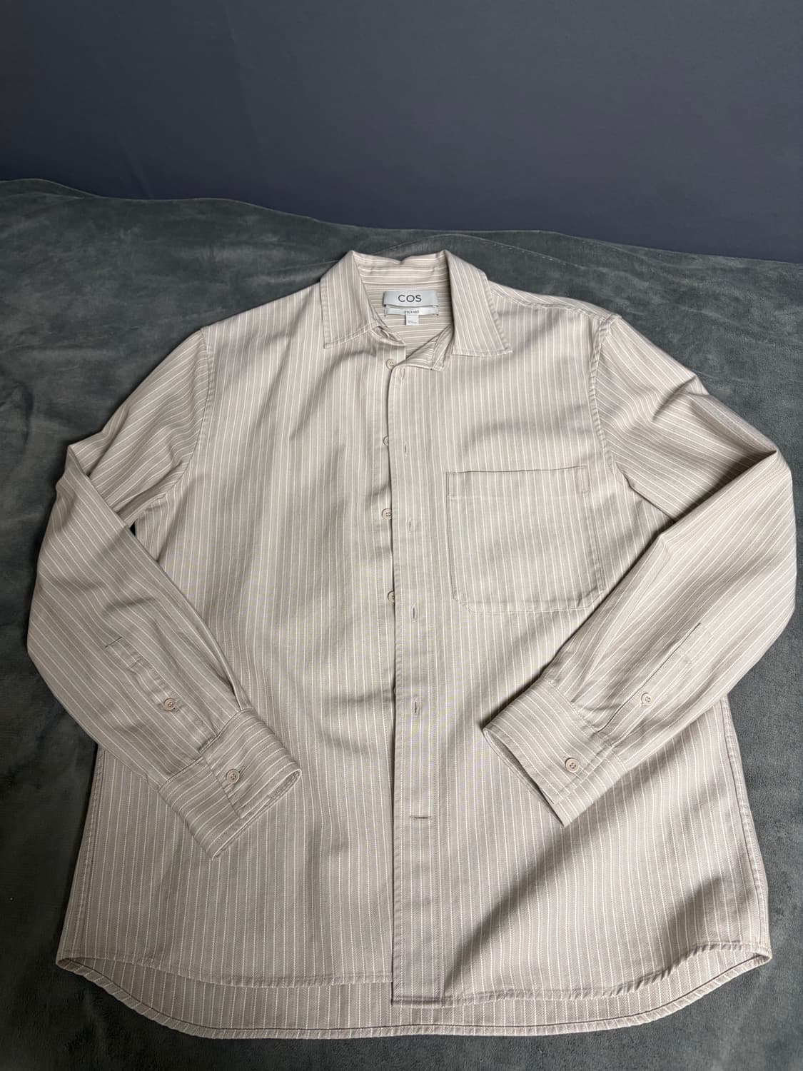 코스 릴랙스드 트윌 셔츠 핀스트라이프드 상품이미지1