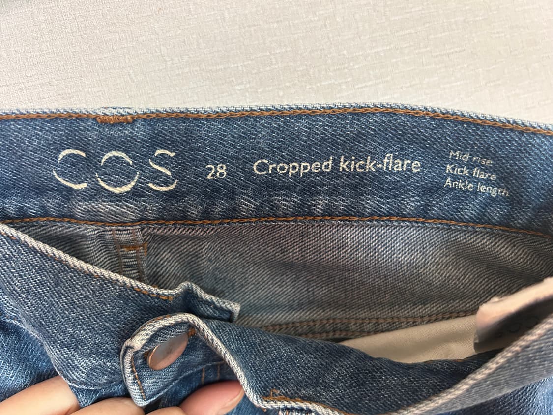 COS 크롭 킥 플레어 데님  상품이미지4