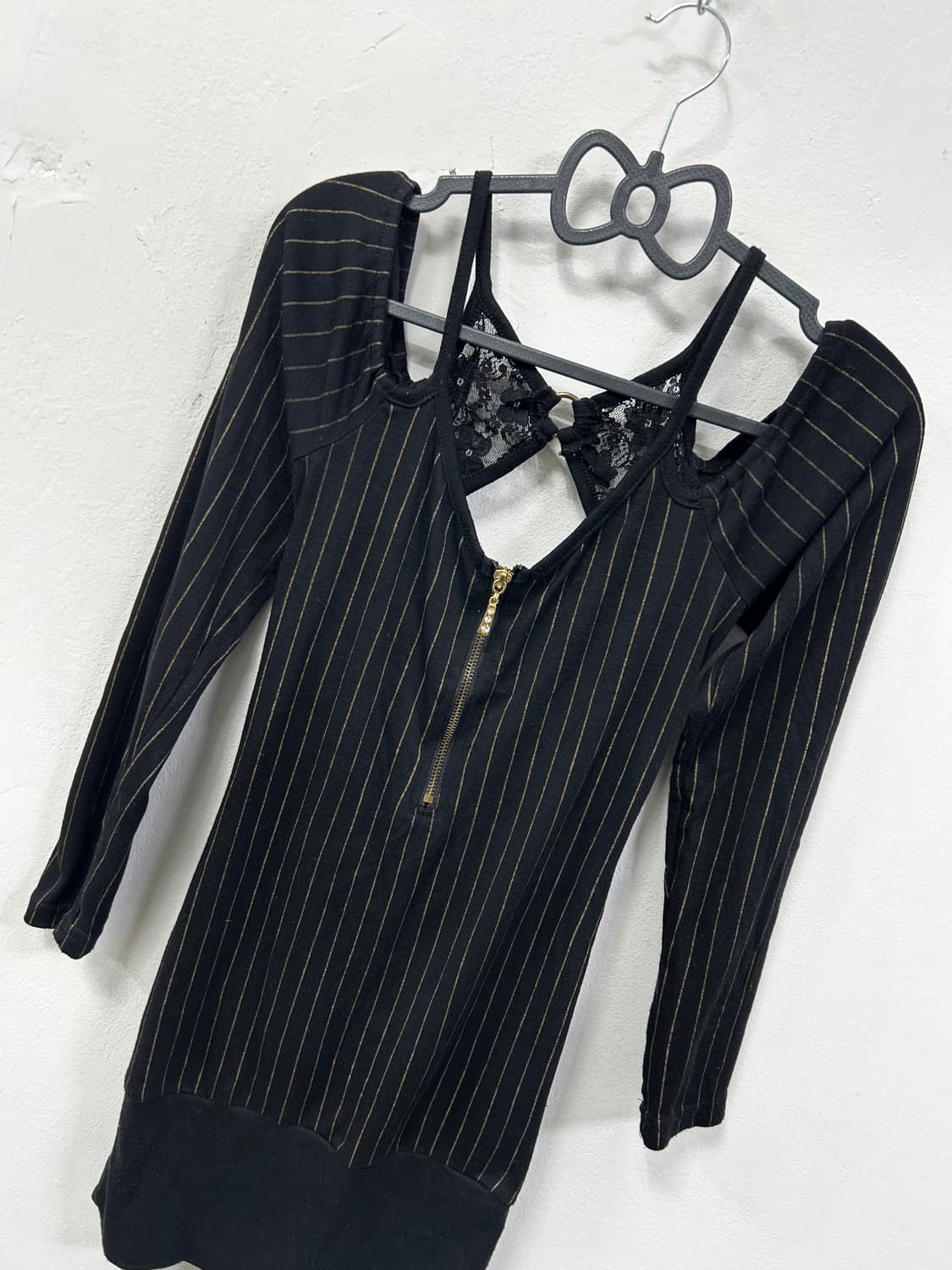 [LA*BUS] 오네갸루 골드 스트라이프 오프숄더 롱슬리브 상품이미지7