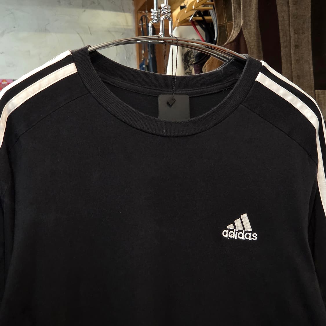 아디다스 검흰 사이드 삼선 블랙 반팔 상품이미지2