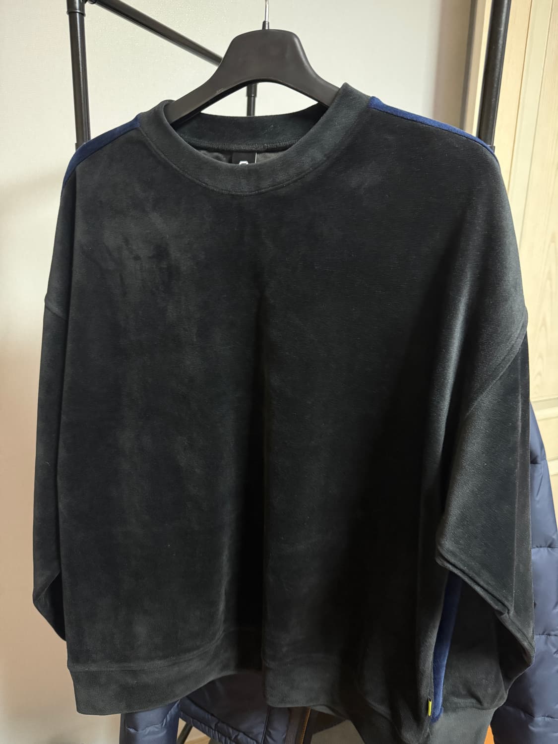 벨벳 맨투맨 상품이미지1