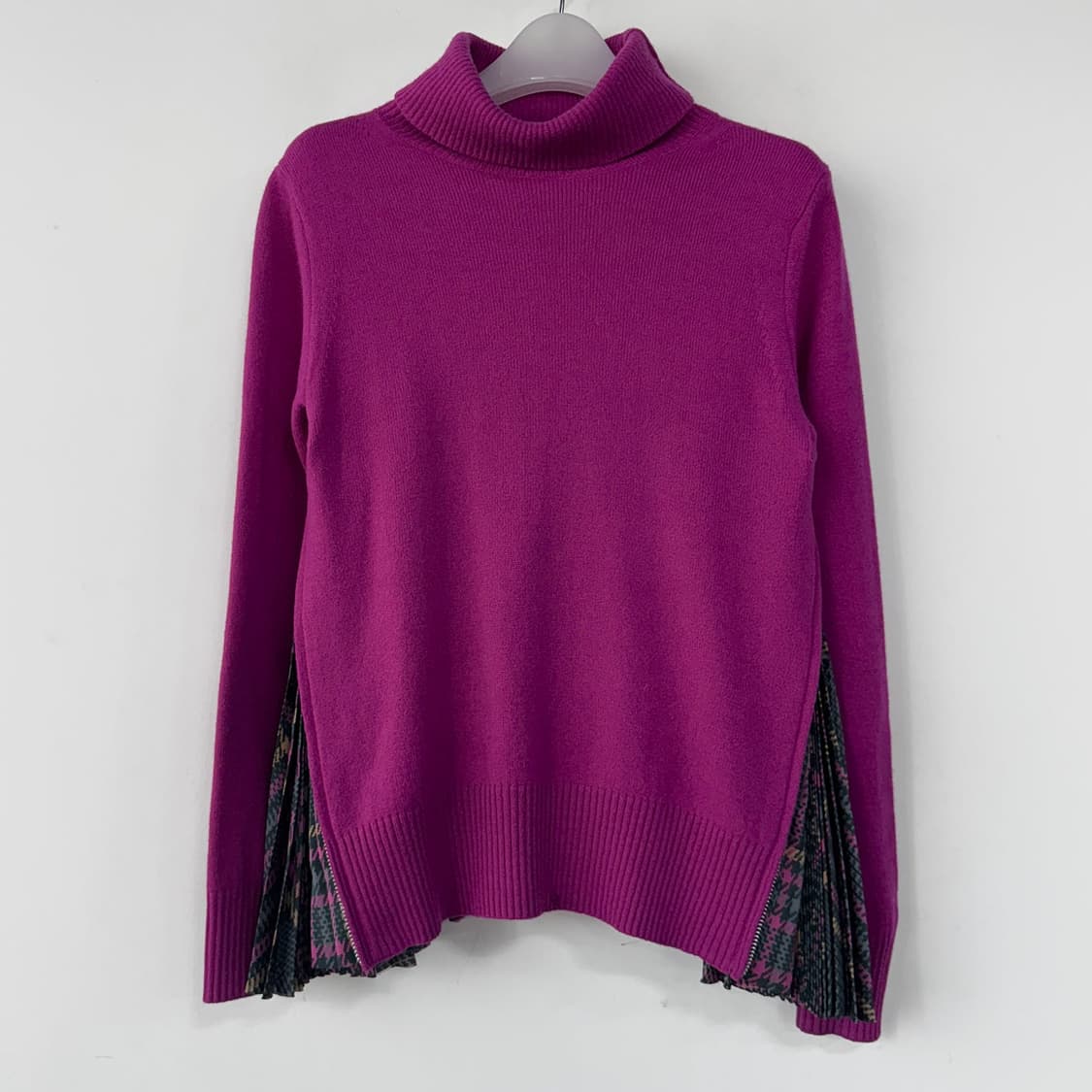 사카이 사이드 플리츠 터틀넥 울 니트 상품이미지1