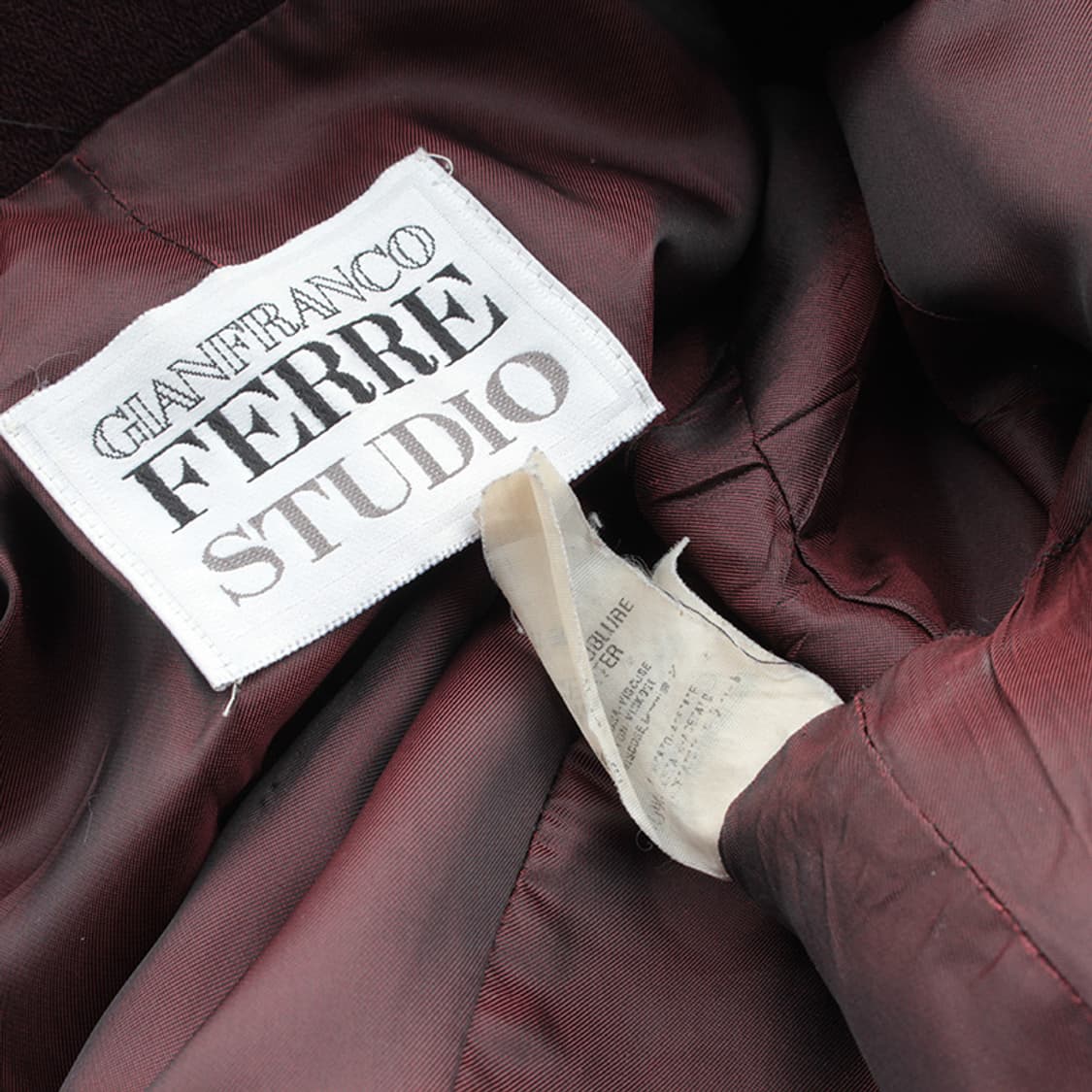 지안프랑코 페레 버건디 버진울 롱코트 55 상품이미지3