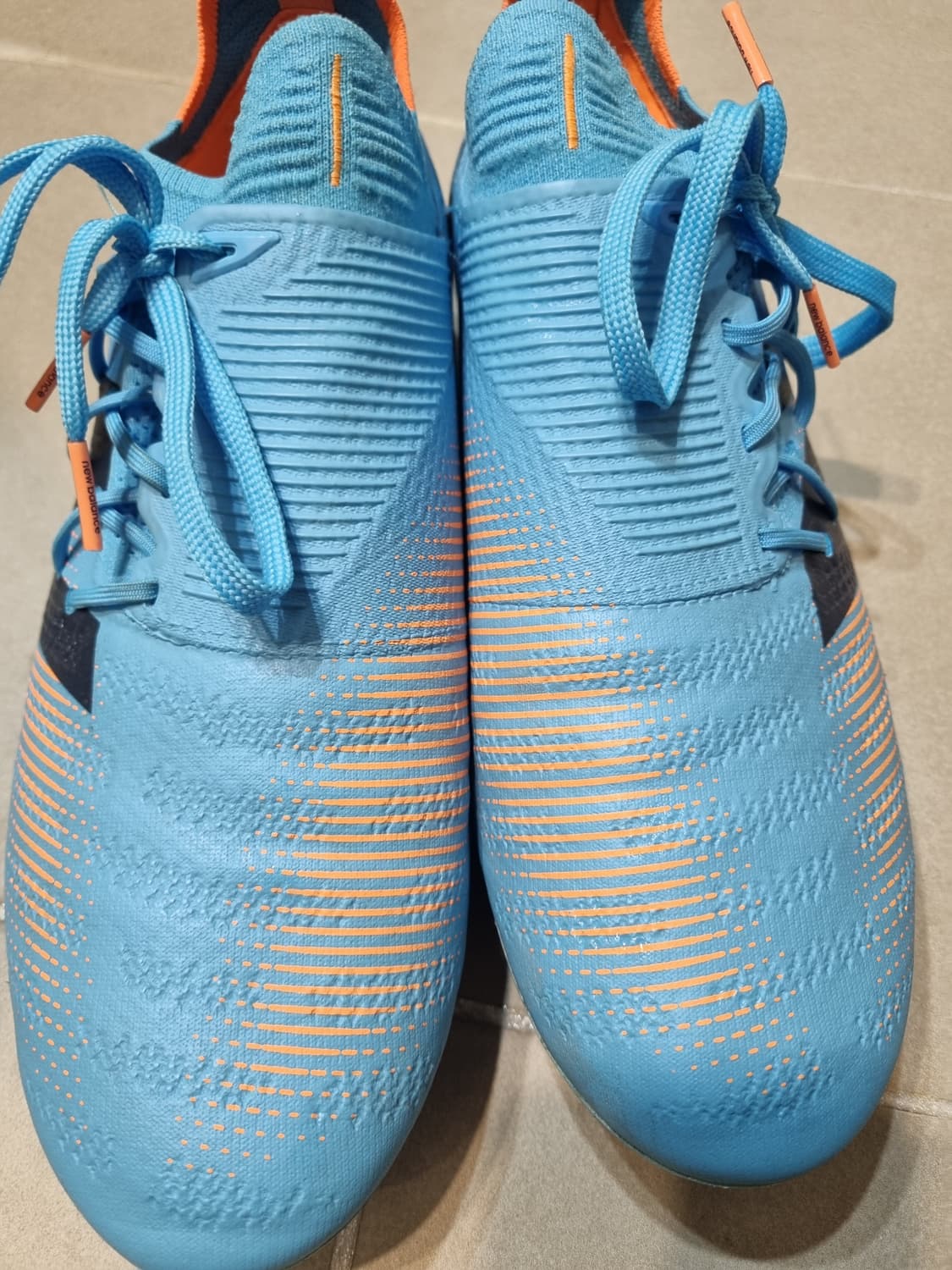 뉴발란스 퓨론 V7+ 프로 HG 축구화 상품이미지3