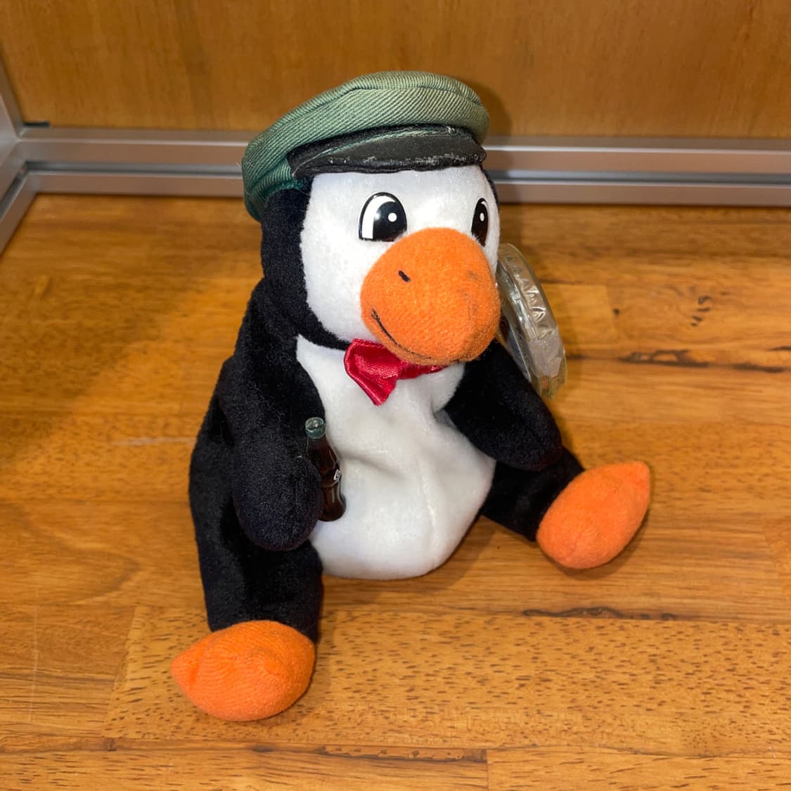 [Coca-Cola] Penguin Plush - Vintage Cap 상품이미지2