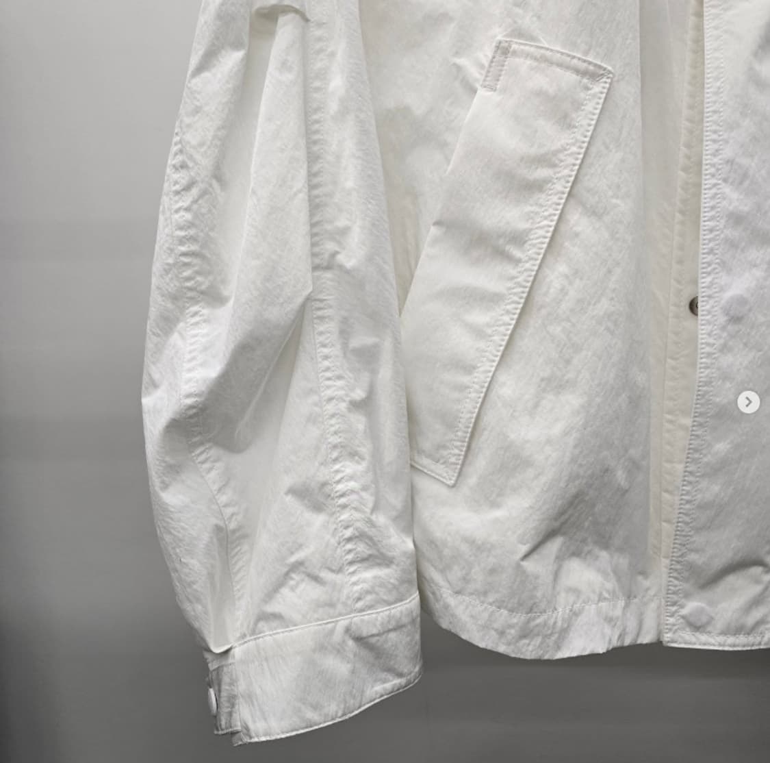 정품 솔리드옴므 24ss 화이트 스탠드 칼라 자켓 새제품 50사이즈 상품이미지4